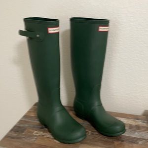 Hunter rain boots, army green